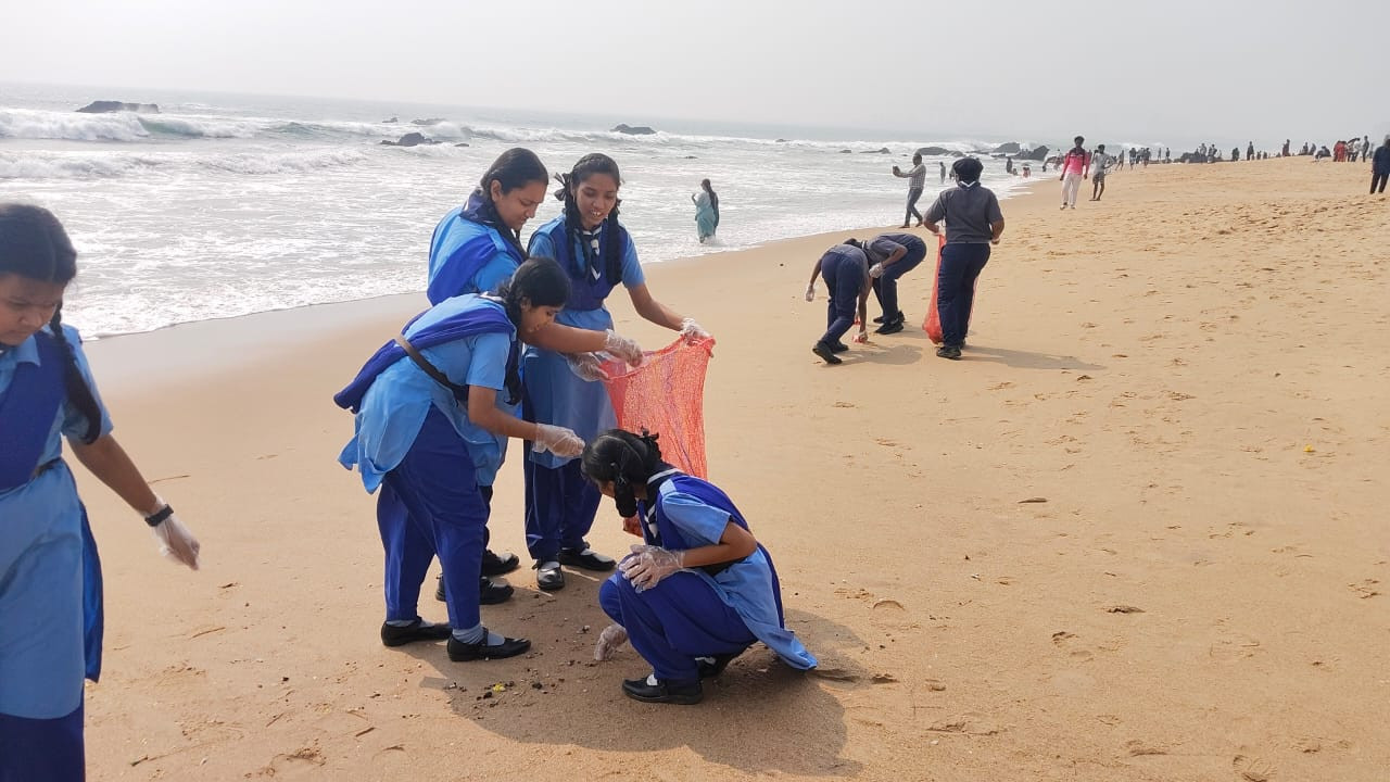 Scouts & Guides: Beach Warriors for Tomorrow