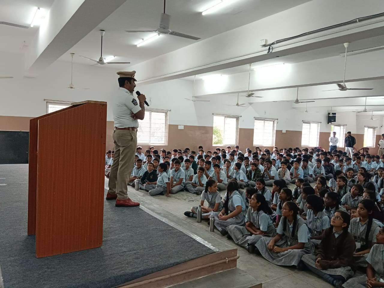 Circle Inspector Interaction with Students