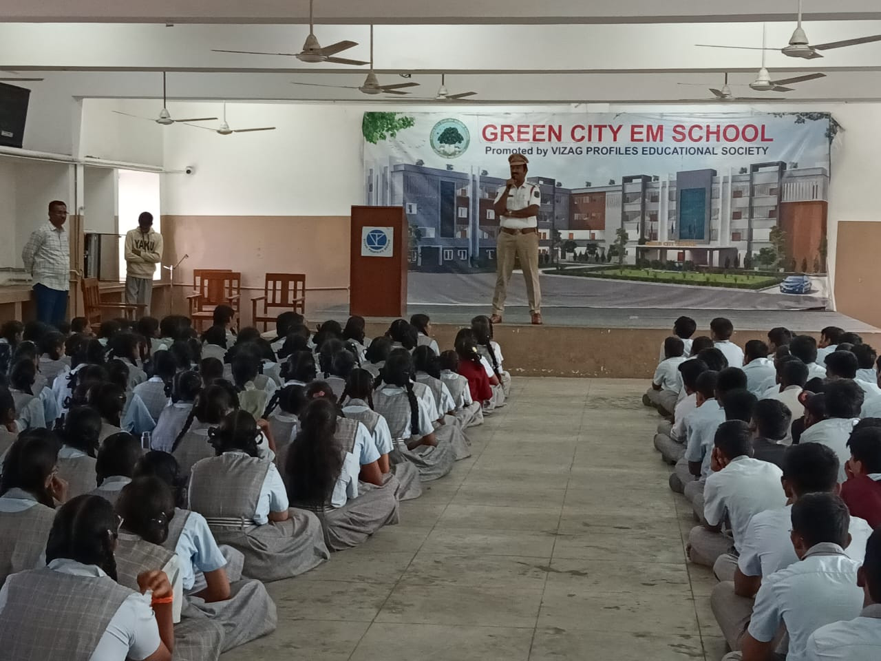 Circle Inspector Interaction with Students